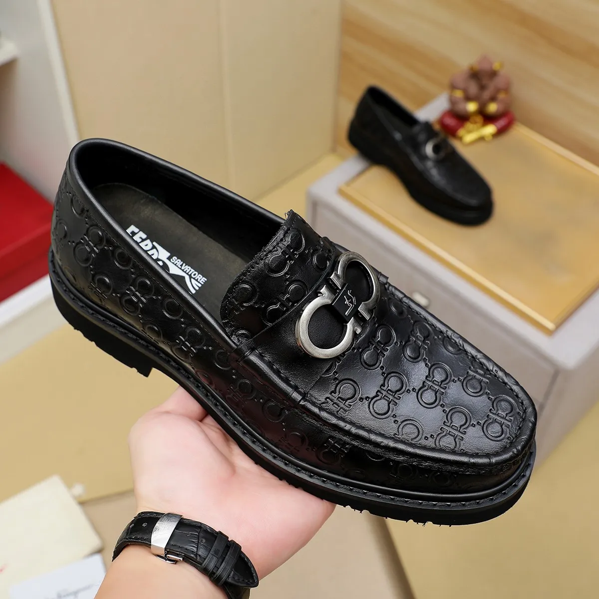 Men's shoes 💰500 Ferragamo [Ferragamo] top imported suit men's shoes 💯Original copy of the official website, product materials: selected imported embossed calfskin + luxury hardware buckle accessories ~ imported water-dyed cow 🐂 leather lining. Strong three-dimensional visual effect, original combination outsole, multiple colors available😘 Size: 38-44 (.45.46.4. Customized)